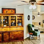 The Lighthouse Pet Friendly Hot Tub Bbq Sleeps 11